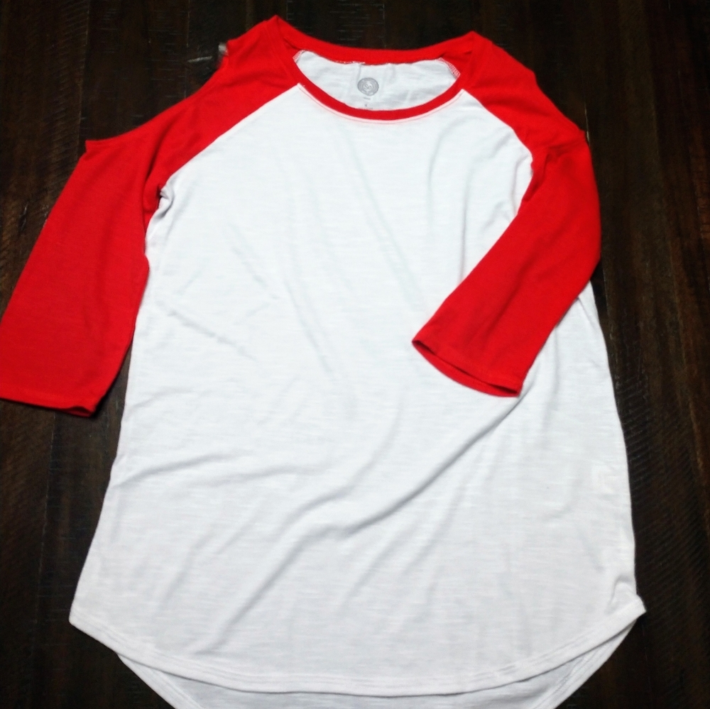 NWOT Cold Shoulder long tee shirt. Size Medium